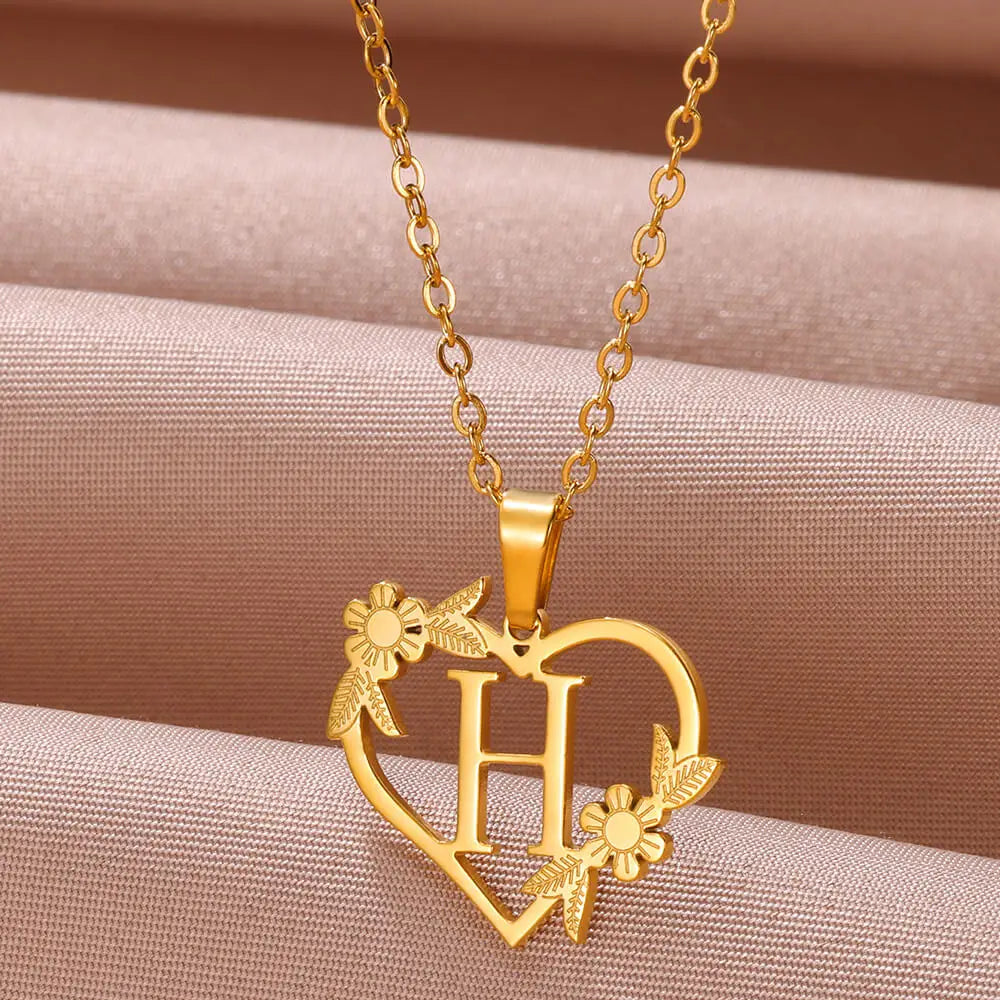 Colar de Iniciais Douradas com Flor Delicada shopjponline.com